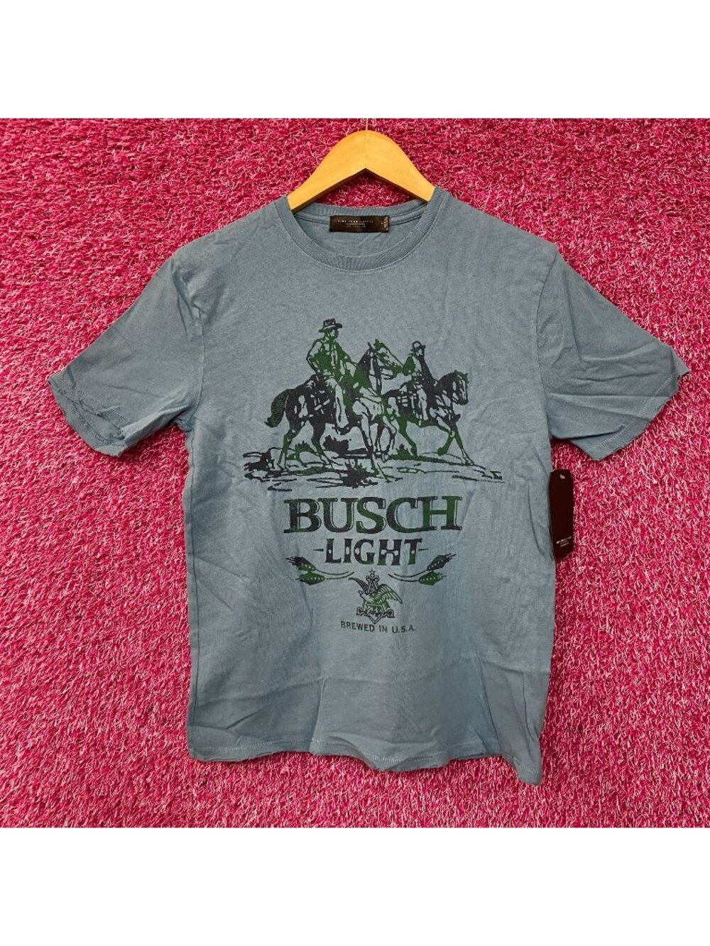Junk Food Clothing Busch Light Vintage-Style T-Shirt Small